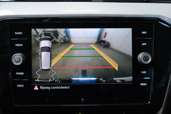Volkswagen Passat Variant 1.4 TSI PHEV GTE Business - SOH 99% Cruise, Camera, Camera, Massage stoelen