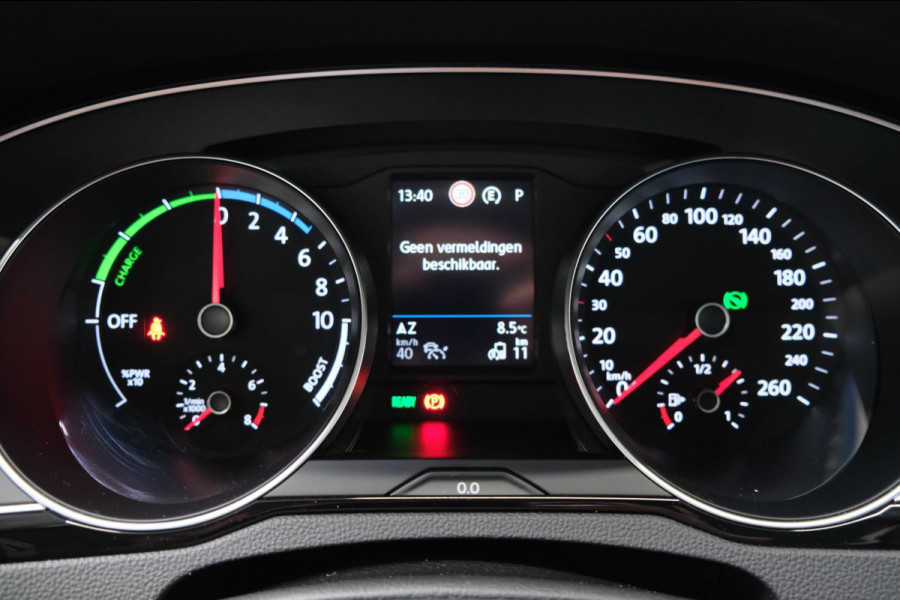 Volkswagen Passat Variant 1.4 TSI PHEV GTE Business - SOH 99% Cruise, Camera, Camera, Massage stoelen