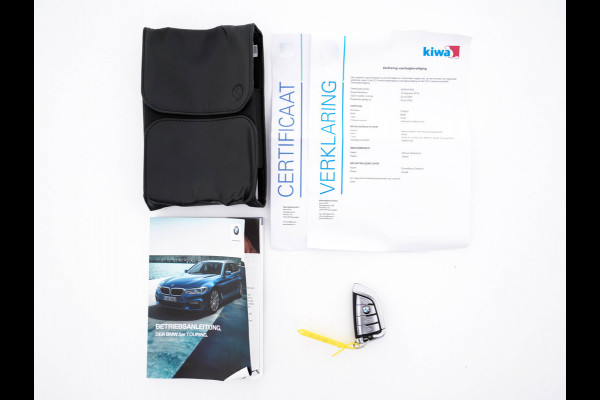 BMW 5 Serie Touring 530d Sportline High Executive Aut. *PANO | LEATHER | FULL-LED | MEMORY-PACK | TOP-VIEW | HEATED-COMFORTSEATS | NAVI-FULLMAP | PRIVACY-GLASS | AMBIENT-LIGHT | ECC | CARPLAY | PDC | TOWBAR | SHIFT-PADDLES | 20"ALU*