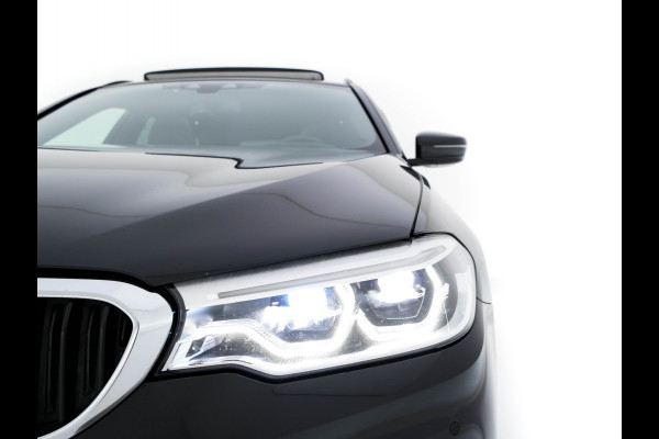 BMW 5 Serie Touring 530d Sportline High Executive Aut. *PANO | LEATHER | FULL-LED | MEMORY-PACK | TOP-VIEW | HEATED-COMFORTSEATS | NAVI-FULLMAP | PRIVACY-GLASS | AMBIENT-LIGHT | ECC | CARPLAY | PDC | TOWBAR | SHIFT-PADDLES | 20"ALU*