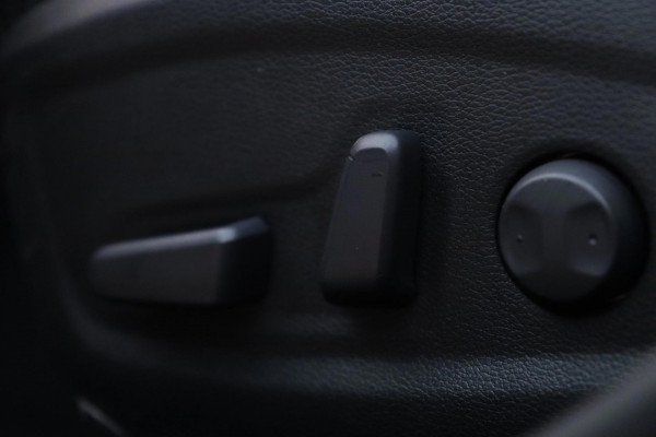 Kia ProCeed 1.6 T-GDI GT / PANODAK / MEMORY / ACC / JBL / KEYLESS / CAMERA