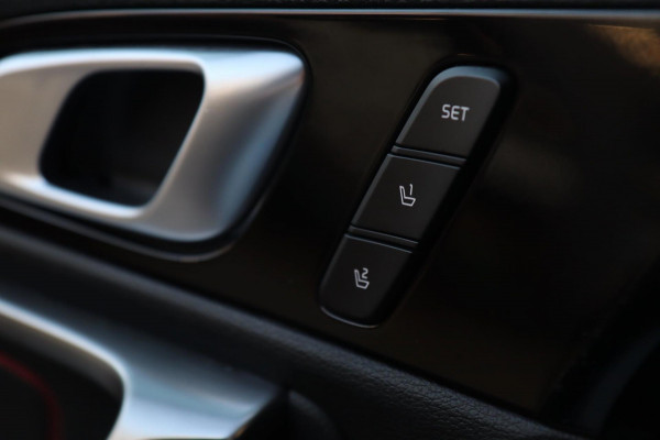 Kia ProCeed 1.6 T-GDI GT / PANODAK / MEMORY / ACC / JBL / KEYLESS / CAMERA