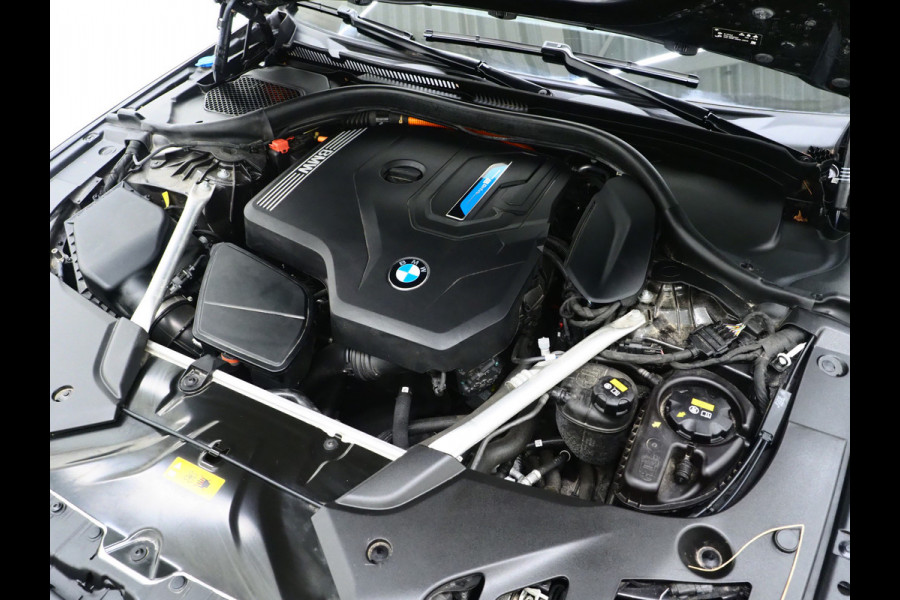 BMW 5 Serie Touring 530e xDrive | Panoramdak | Laser LED |Trekhaak | Leder | HUD | Keyless | Adaptive Cruise | Carplay