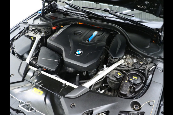 BMW 5 Serie Touring 530e xDrive | Panoramdak | Laser LED |Trekhaak | Leder | HUD | Keyless | Adaptive Cruise | Carplay