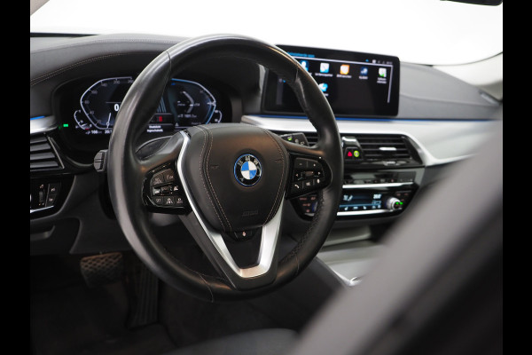 BMW 5 Serie Touring 530e xDrive | Panoramdak | Laser LED |Trekhaak | Leder | HUD | Keyless | Adaptive Cruise | Carplay