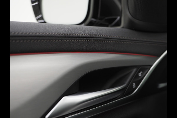 BMW 5 Serie Touring 530e xDrive | Panoramdak | Laser LED |Trekhaak | Leder | HUD | Keyless | Adaptive Cruise | Carplay