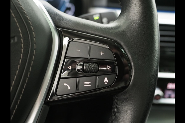 BMW 5 Serie Touring 530e xDrive | Panoramdak | Laser LED |Trekhaak | Leder | HUD | Keyless | Adaptive Cruise | Carplay