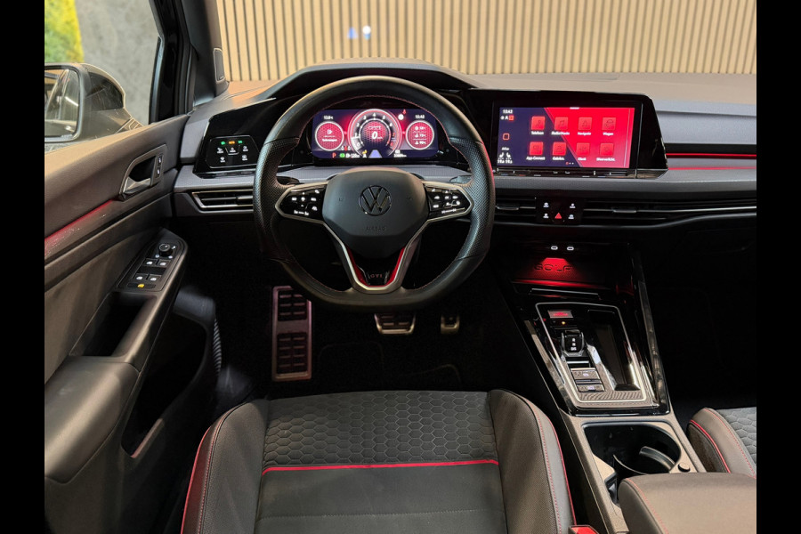 Volkswagen Golf GTI CLUBSPORT|AKRA|NURNBURGRING|PANO|HuD|HARMAN KARDON|KEYLESS|CARPLAY|ACC|IQ LIGHT|SFEERVERLICHTING|300PK|BOMVOL!