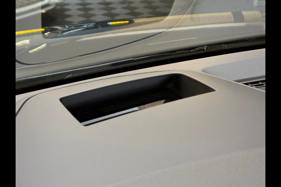 Volkswagen Golf GTI CLUBSPORT|AKRA|NURNBURGRING|PANO|HuD|HARMAN KARDON|KEYLESS|CARPLAY|ACC|IQ LIGHT|SFEERVERLICHTING|300PK|BOMVOL!