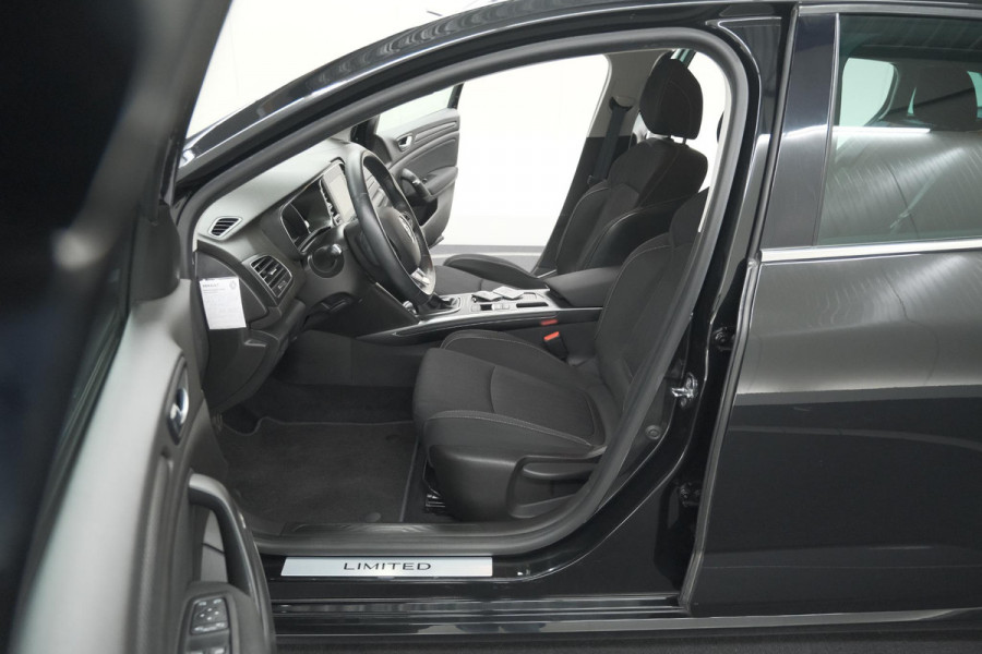 Renault Mégane Estate TCe 110 Limited | Apple Carplay | Parkeersensoren | Cruise Control | Navigatie