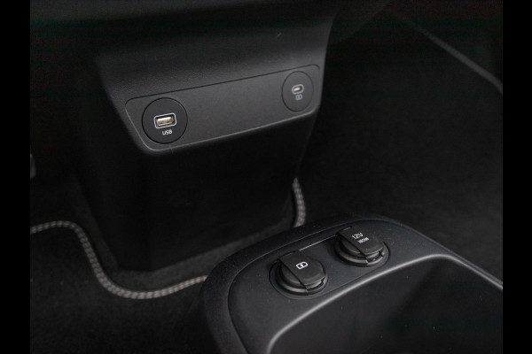 Kia Ev6 Plus 58 kWh | SOH 98,1% | Clima | Adapt. Cruise | Camera | Apple Carplay | Stoel, Stuur & Achterbank Verw. | Warmtepomp | Navi | 19" | Keyless | Elektr. A-klep | BSM