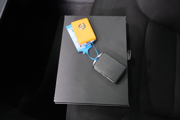 Volvo V60 2.0 T6 Recharge AWD Inscription - Airco, Cruise, PDC, Camera, Carplay, Trekhaak.