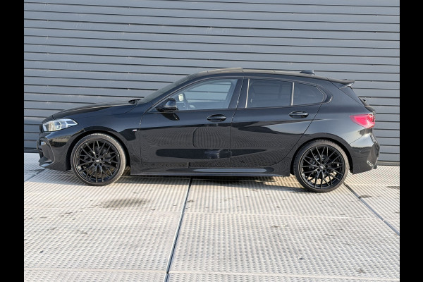 BMW 1-serie 118i Business Edition M Sport / Apple Carplay / Camera / Pan dak