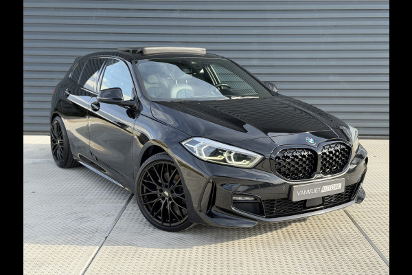 BMW 1-serie 118i Business Edition M Sport / Apple Carplay / Camera / Pan dak