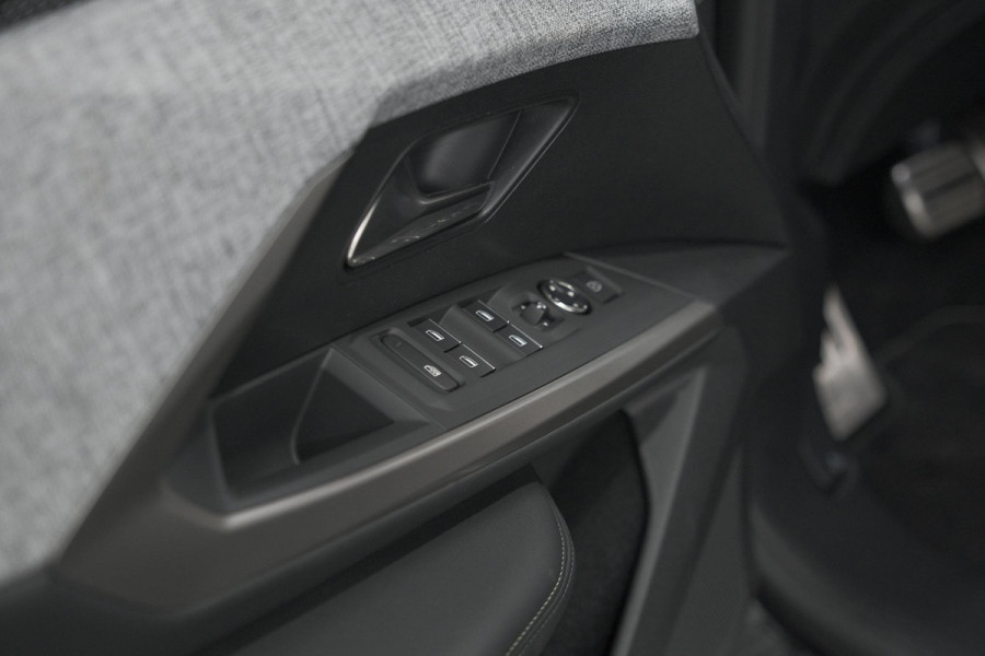 Peugeot 3008 1.2 Hybrid 136 GT | Pack Winter | Camera | Adaptieve Cruise Control | Elektrische Kofferklep