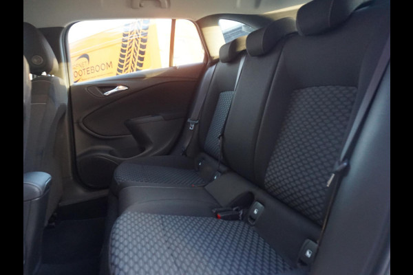 Opel Astra Sports Tourer 1.4 Edition All Seasonbanden