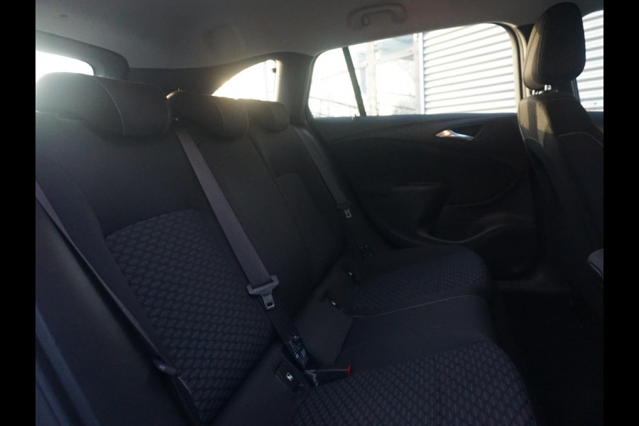 Opel Astra Sports Tourer 1.4 Edition All Seasonbanden