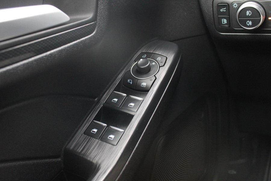 Ford Kuga 2.5 PHEV ST-Line X | Winterpack | Adaptive Cruise Control | BLIS | Climate Control | Camera | Navigatie |