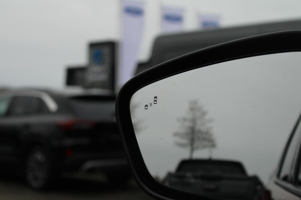 Ford Kuga 2.5 PHEV ST-Line X | Winterpack | Adaptive Cruise Control | BLIS | Climate Control | Camera | Navigatie |