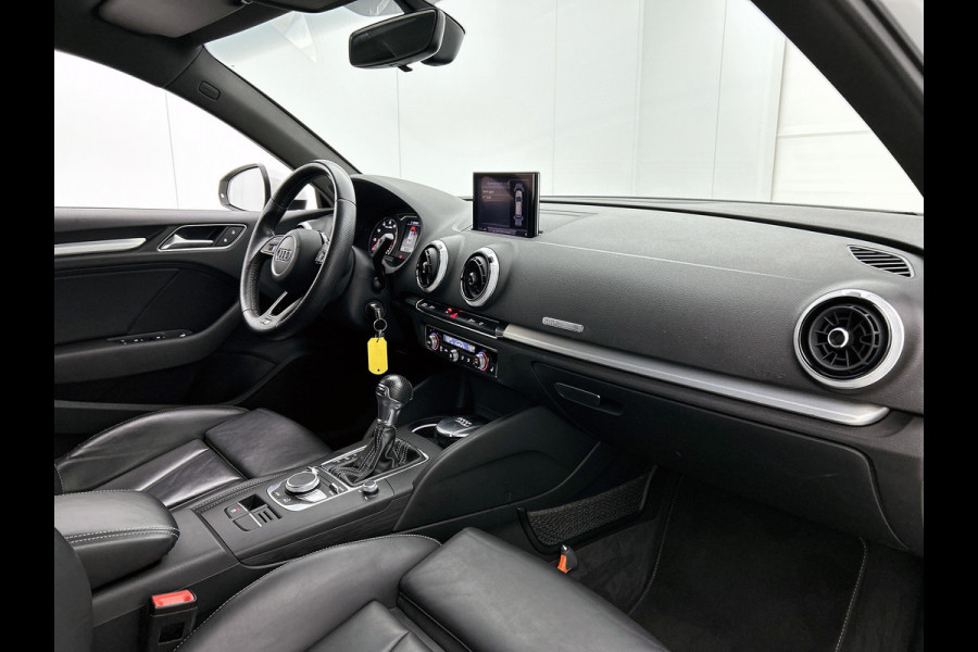 Audi A3 Sportback 1.5 TFSI CoD Sport S Line Edition(NL-auto, Goed onderH, NAvi, StoelV, Leder, Parkeersensoren V+A, Keyless, Etc)