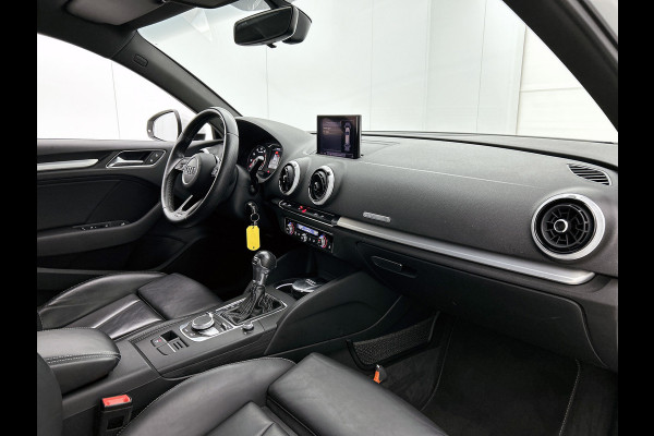 Audi A3 Sportback 1.5 TFSI CoD Sport S Line Edition(NL-auto, Goed onderH, NAvi, StoelV, Leder, Parkeersensoren V+A, Keyless, Etc)