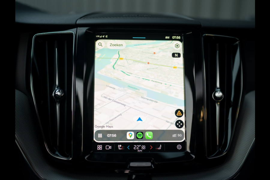 Volvo XC60 2.0 T6 Plug-in hybrid AWD Plus Dark | 360 Camera | Harman/Kardon | Trekhaak | Panodak | Dodehoek sensoren | Prijs Rijklaar!!