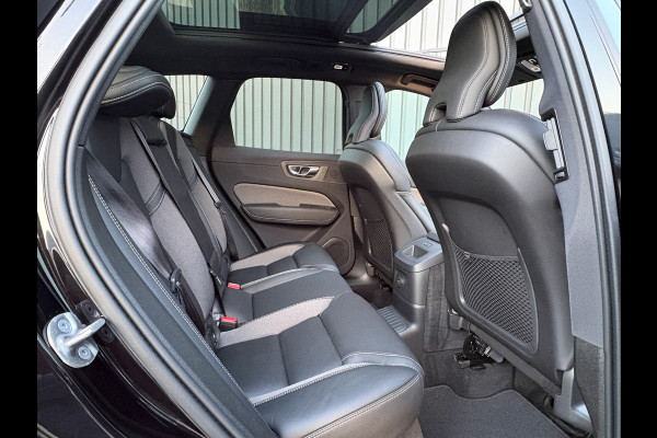Volvo XC60 2.0 T6 Plug-in hybrid AWD Plus Dark | 360 Camera | Harman/Kardon | Trekhaak | Panodak | Dodehoek sensoren | Prijs Rijklaar!!