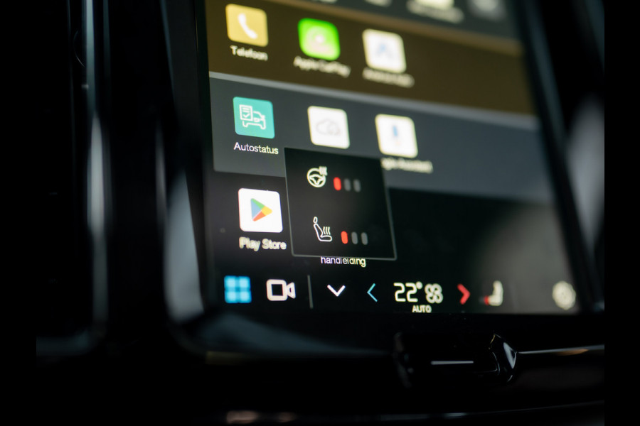 Volvo XC60 2.0 T6 Plug-in hybrid AWD Plus Dark | 360 Camera | Harman/Kardon | Trekhaak | Panodak | Dodehoek sensoren | Prijs Rijklaar!!