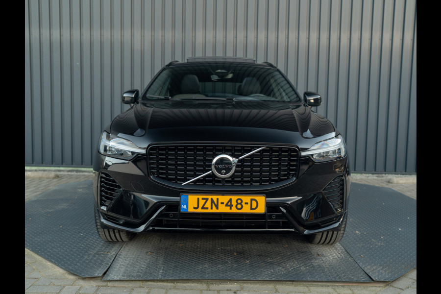 Volvo XC60 2.0 T6 Plug-in hybrid AWD Plus Dark | 360 Camera | Harman/Kardon | Trekhaak | Panodak | Dodehoek sensoren | Prijs Rijklaar!!