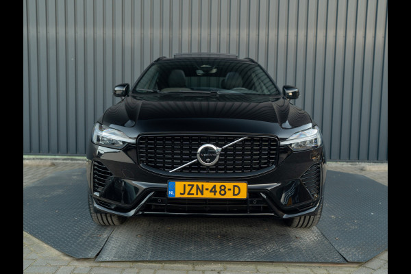 Volvo XC60 2.0 T6 Plug-in hybrid AWD Plus Dark | 360 Camera | Harman/Kardon | Trekhaak | Panodak | Dodehoek sensoren | Prijs Rijklaar!!