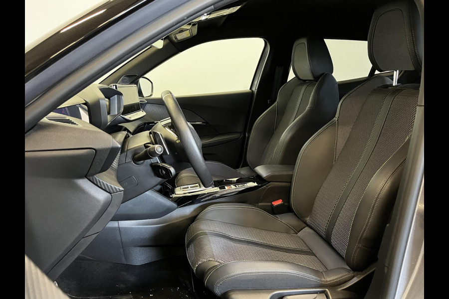 Peugeot 2008 1.2 PureTech 130pk Automaat GT-Line Navigatie Apple Carplay/Android Auto Camera Parkeersensoren Ledverlichting Cruise Control Virtual Cockpit Climate Control Lichtmetalen velgen