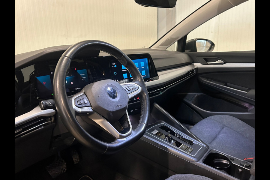 Volkswagen Golf 1.5 TSI Business | CAMERA | LED | CARPLAY | ACC | IQ DRIVE