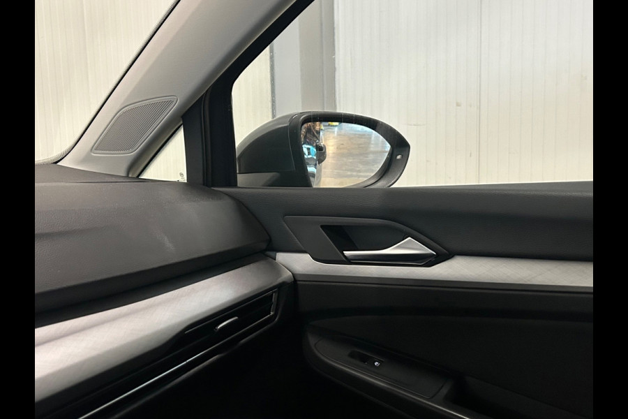 Volkswagen Golf 1.5 TSI Business | CAMERA | LED | CARPLAY | ACC | IQ DRIVE