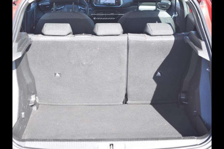 Peugeot e-2008 EV Active 50 kWh SOH 92% | NAVI & CARPLAY | CAMERA MET SENSOREN | E.C.C. |