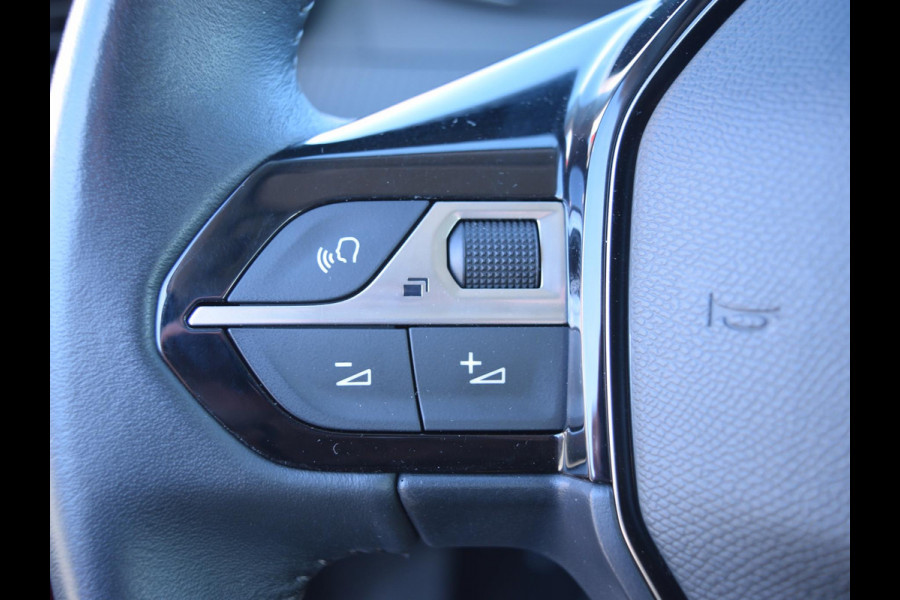 Peugeot e-2008 EV Active 50 kWh SOH 92% | NAVI & CARPLAY | CAMERA MET SENSOREN | E.C.C. |