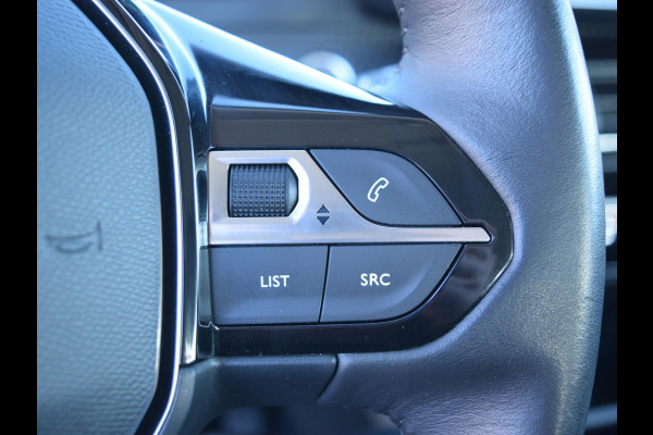 Peugeot e-2008 EV Active 50 kWh SOH 92% | NAVI & CARPLAY | CAMERA MET SENSOREN | E.C.C. |