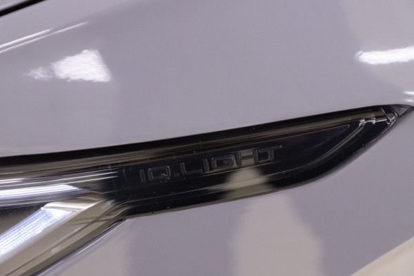 Volkswagen Golf 1.5 eTSI R-Line Business PANO/CAM/CARPLAY/IQ/ACC/DCC/VOL