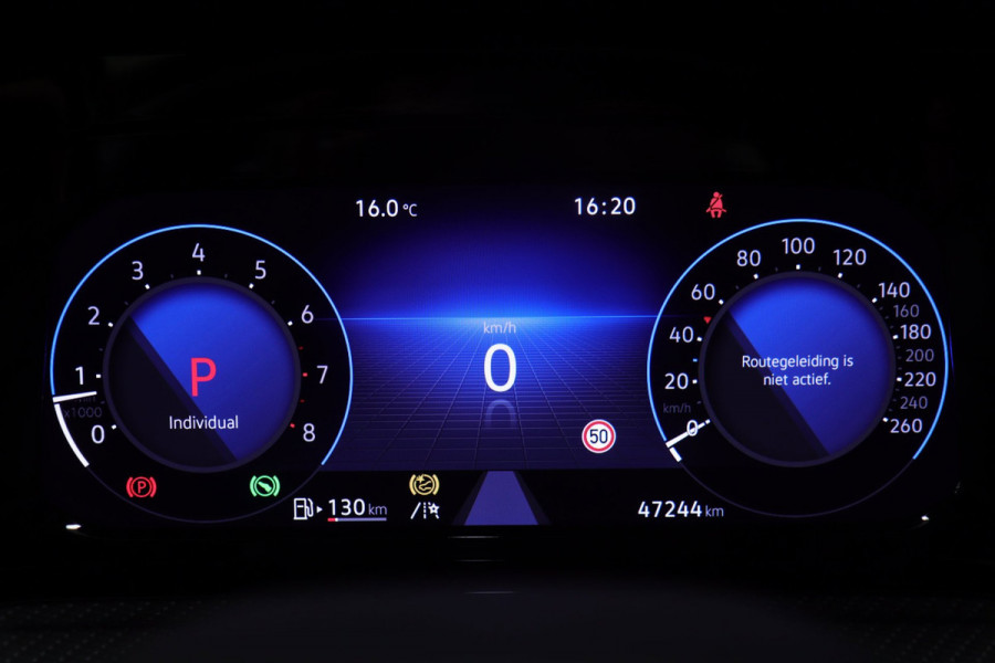 Volkswagen Golf 1.5 eTSI R-Line Business PANO/CAM/CARPLAY/IQ/ACC/DCC/VOL