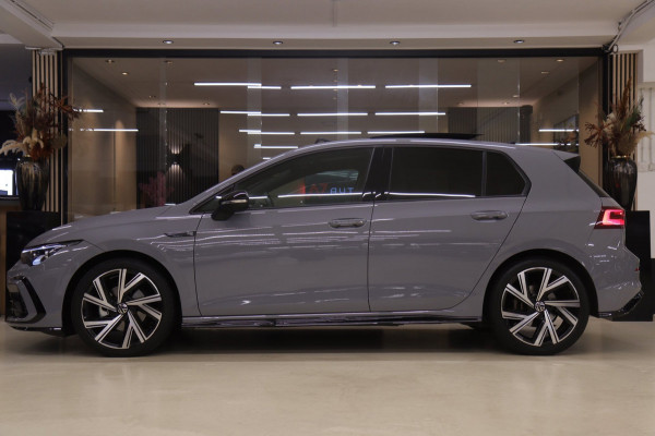 Volkswagen Golf 1.5 eTSI R-Line Business PANO/CAM/CARPLAY/IQ/ACC/DCC/VOL
