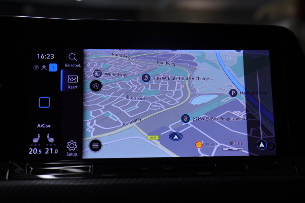 Volkswagen Golf 1.5 eTSI R-Line Business PANO/CAM/CARPLAY/IQ/ACC/DCC/VOL