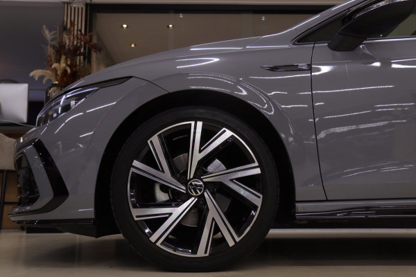 Volkswagen Golf 1.5 eTSI R-Line Business PANO/CAM/CARPLAY/IQ/ACC/DCC/VOL