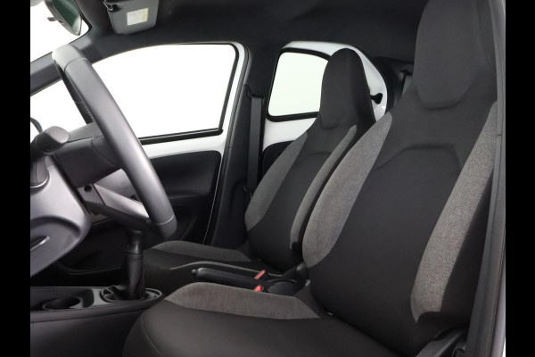 Toyota Aygo X 1.0 VVT-i MT Play Sport | 1e eigenaar | Apple Carplay & AndroidAUTO | Privacy Glass | Camera |