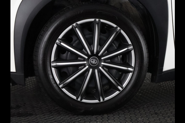 Toyota Aygo X 1.0 VVT-i MT Play Sport | 1e eigenaar | Apple Carplay & AndroidAUTO | Privacy Glass | Camera |