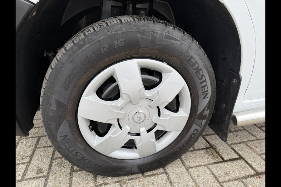 Opel Movano 2.3 Turbo 150pk L2H2 / vaste prijs rijklaar € 17.950 ex btw / lease vanaf € 302 / euro 6 / bpm vrij / airco / cruise / camera / imperial + trap / trekhaak 2500 kg !