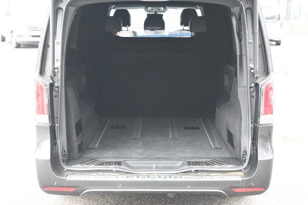 Mercedes-Benz V-Klasse 300d AMG L2 DC AMG pakket, Easy pakket, Winter pakket, Etc.