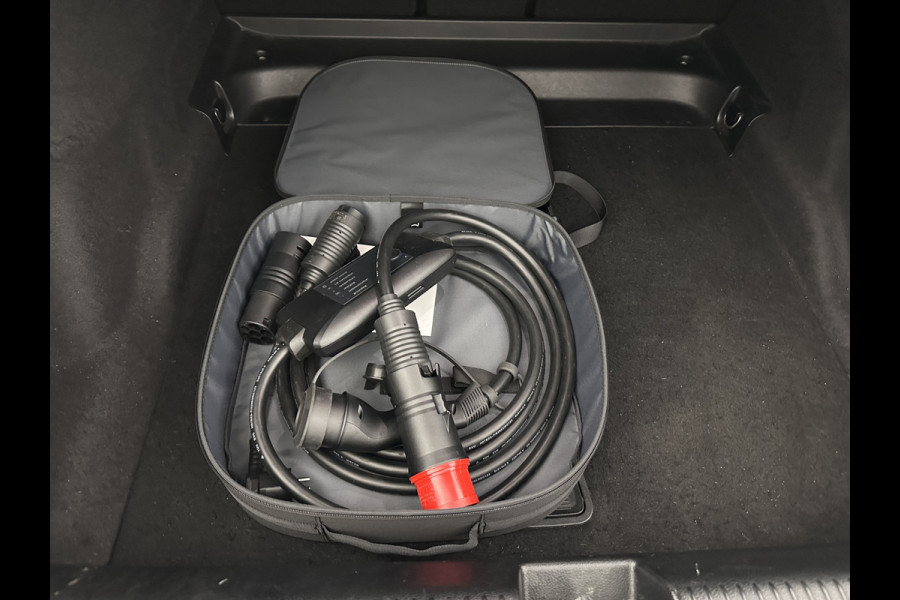 Mercedes-Benz EQE 300 Luxury Line 89 kWh [ 3-Fase ] (INCL.BTW) Aut. *PANO | FULL-LED | ADAPTIVE-CRUISE | MEMORY-PACK | TOP-VIEW | WIDE-SCREEN-DIGI-COCKPIT | NAVI-FULLMAP | DAB | COMFORT-SEATS | ECC | SHIFT-PADDLES | CAMERA | PDC | PRIVACY-GLAS