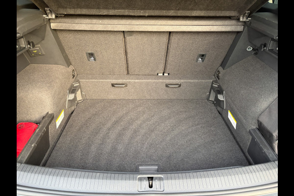 Volkswagen Tiguan 1.5 TSI R-Line Business | Trekhaak wegkl. | Keyless | 20'' | Elk. A-klep | Side Assist | IQ Light | Prijs Rijklaar!!