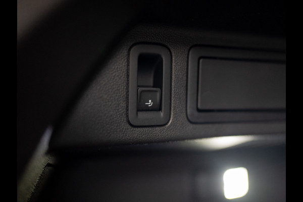 Volkswagen Tiguan 1.5 TSI R-Line Business | Trekhaak wegkl. | Keyless | 20'' | Elk. A-klep | Side Assist | IQ Light | Prijs Rijklaar!!