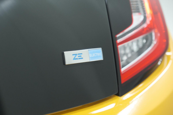 Renault Twingo Z.E. R80 Collection | Lage Kilometerstand | Apple Carplay | Climate Control