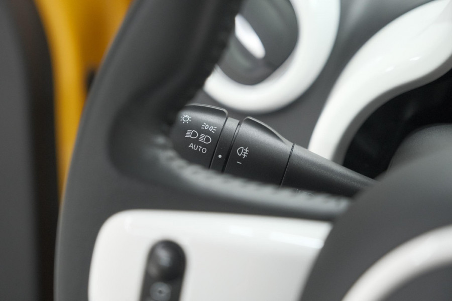 Renault Twingo Z.E. R80 Collection | Lage Kilometerstand | Apple Carplay | Climate Control